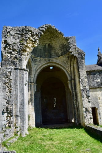 ruines d l'abbaye de boschaud,dordogne